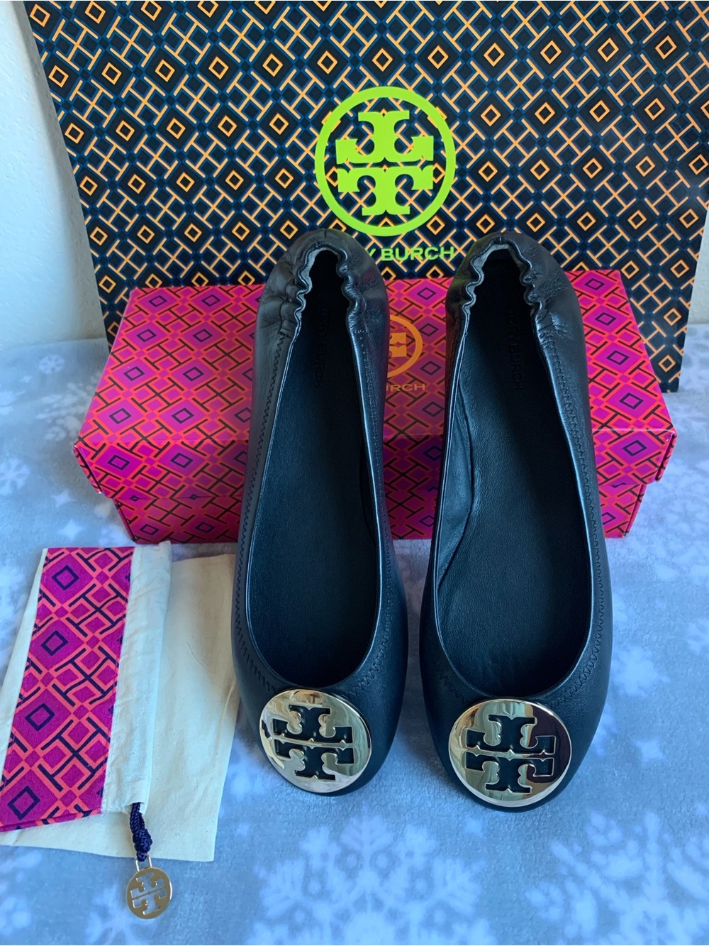 Tory Burch Black Leather Minnie Travel Ballet Flats with Gold Logo s.9.5 - Picture 2 of 8